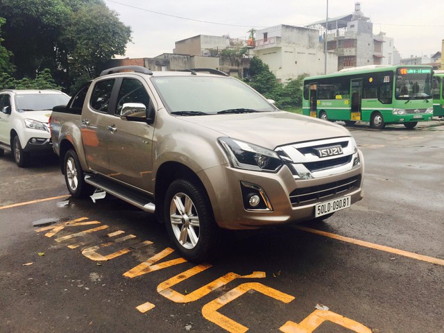 10 xe bán ít nhất 2019 tại Việt Nam: 4 mẫu của Toyota - Ảnh 4.