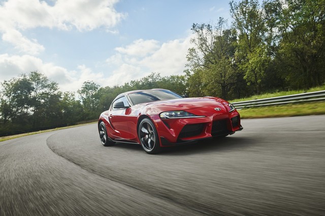 Toyota Supra cuối cùng cũng có nét giống đàn em Vios vì... có bản số sàn - Ảnh 3.