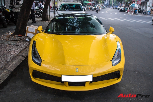 Ferrari 488 GTB của em trai Phan Thành bất ngờ xuất hiện trên phố Sài Gòn cuối tuần - Ảnh 8.