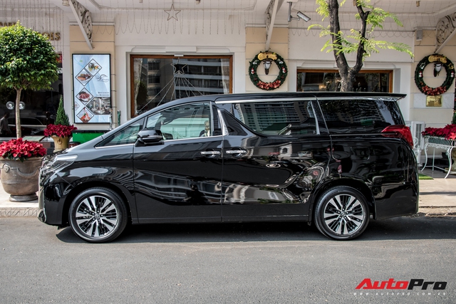 Doanh nhân Nguyễn Quốc Cường tậu Toyota Alphard giá hơn 4 tỷ đồng - Ảnh 4.