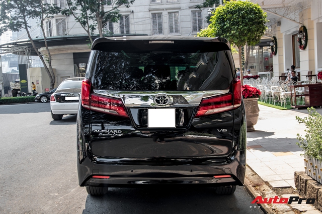 Doanh nhân Nguyễn Quốc Cường tậu Toyota Alphard giá hơn 4 tỷ đồng - Ảnh 5.