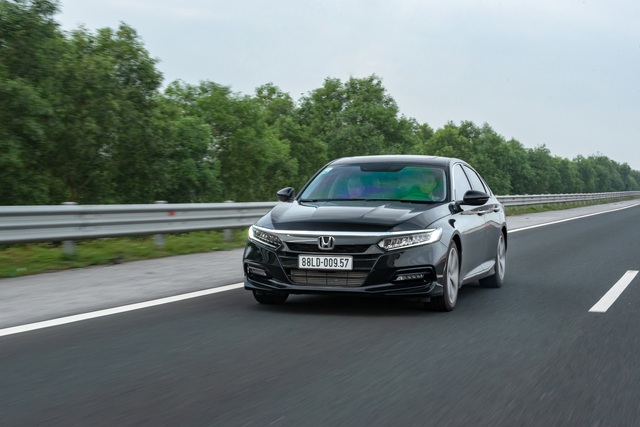 10 xe bán ít nhất 2019 tại Việt Nam: 4 mẫu của Toyota - Ảnh 2.