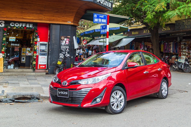 Xe nhỏ bỏ mác xe cỏ tại Việt Nam: Mazda2 thêm ‘option’ như xe tiền tỷ, Vios làm điều chưa từng có - Ảnh 2.