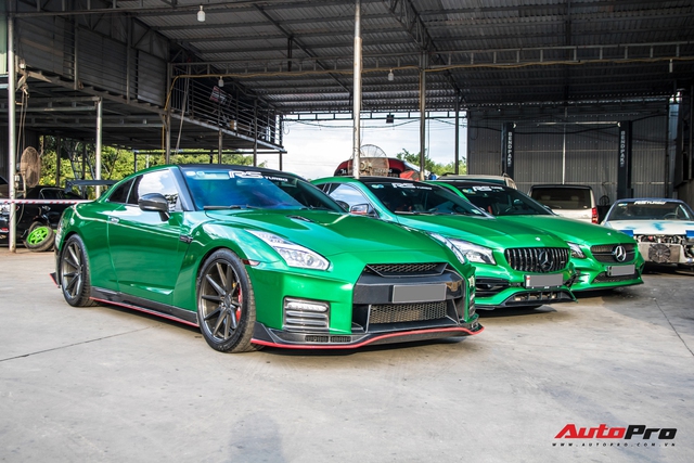 Cường Đô-la cùng trưởng đoàn Car Passion hội ngộ dàn siêu xe khủng của đại gia Bình Phước - Ảnh 1.