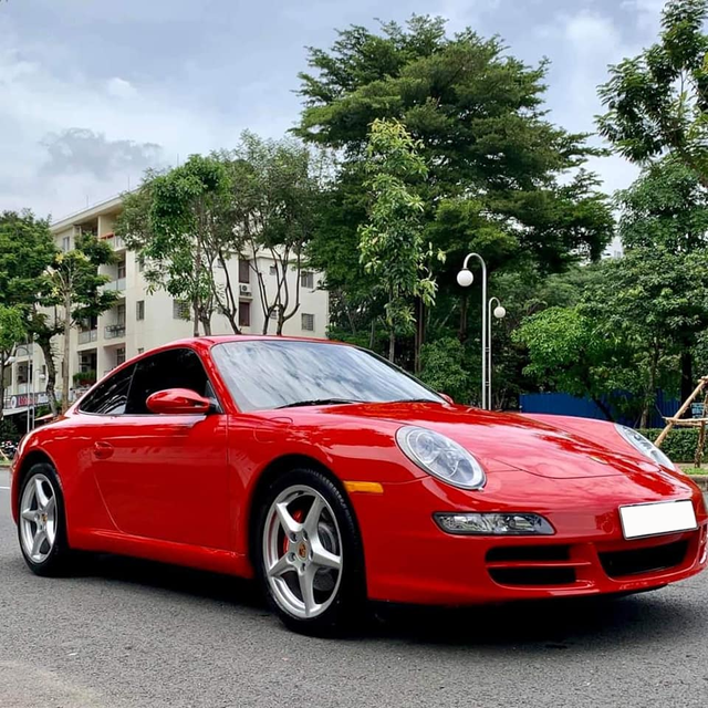 Vừa bảo dưỡng hết 300 triệu, hàng hiếm Porsche 911 Carrera vẫn bán lại giá chưa đến 3 tỷ đồng - Ảnh 1.