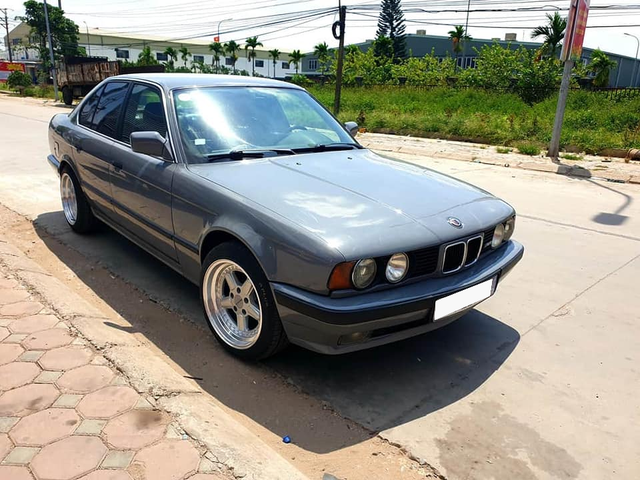 Bán BMW E34 già gần 30 tuổi, chủ xe vẫn được khen tới tấp dù chào giá hơn 320 triệu đồng - Ảnh 4.