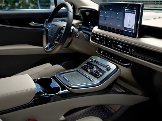Ra mắt Lincoln Nautilus 2021: Đấu Lexus GX 460 bằng trang bị - Ảnh 2.