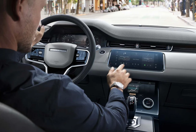 Range Rover Evoque 2021 có nội thất kiểu mới, thêm nhiều công nghệ mới lạ trong xe - Ảnh 1.