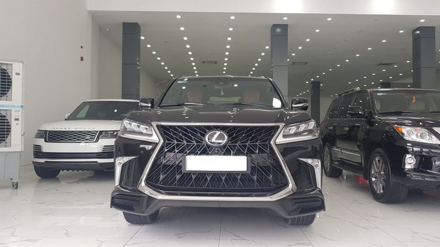 Sau 5.000km chạy lướt, Lexus LX 570 MBS hiếm hoi vẫn giữ giá gần 10 tỷ đồng - Ảnh 1.