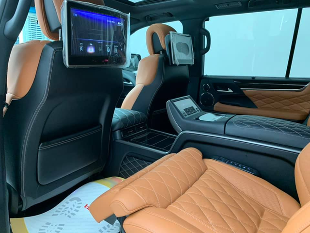 Sau 5.000km chạy lướt, Lexus LX 570 MBS hiếm hoi vẫn giữ giá gần 10 tỷ đồng - Ảnh 5.