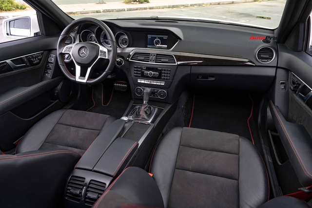 Bán xe sau 6 năm với ODO chỉ 20.000km, chủ nhân Mercedes-Benz C 300 AMG Plus chia sẻ: Tôi mua xe chỉ để trưng bày - Ảnh 4.