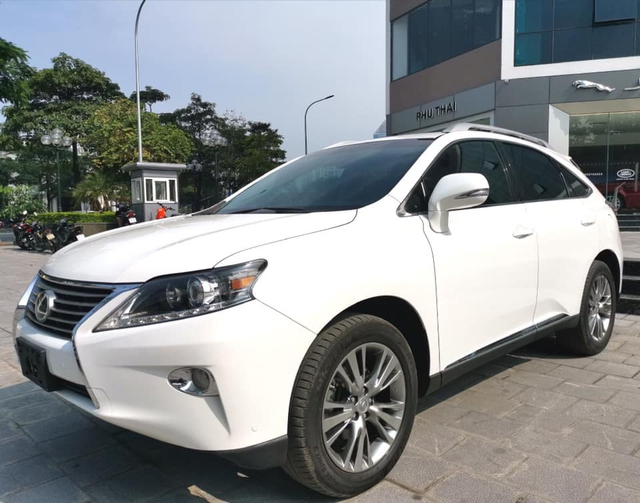6 năm chạy hơn 60.000km, Lexus RX 350 cũ vẫn đắt giá hơn Mercedes-Benz GLC mới cả trăm triệu đồng - Ảnh 6.