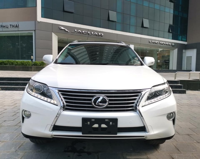 6 năm chạy hơn 60.000km, Lexus RX 350 cũ vẫn đắt giá hơn Mercedes-Benz GLC mới cả trăm triệu đồng - Ảnh 2.
