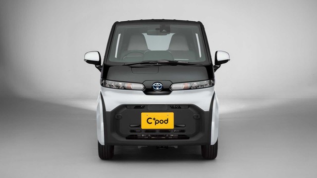 Ra mắt Toyota C*Pod - Ô tô 2 chỗ cho mẹ chở con đi học hoặc đi chợ, giá quy đổi 370 triệu đồng - Ảnh 1.