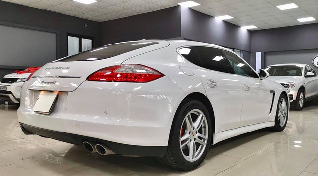 Vượt ngưỡng 100.000km, Porsche Panamera 4S xuống giá ngang ngửa Honda Accord 2020 ‘đập hộp’ - Ảnh 3.