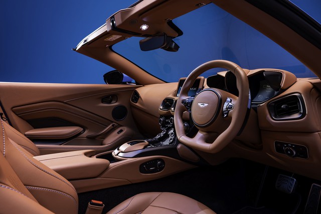 Aston Martin nâng cấp Vantage Roadster, nhận được vô số khen ngợi chỉ nhờ 1 thay đổi duy nhất nhưng lại nhanh nhất thế giới - Ảnh 3.