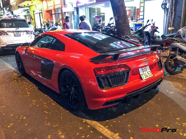 Thiếu gia Phan Thành tái xuất cùng siêu xe Audi R8 V10 Plus trên phố Sài Gòn - Ảnh 5.