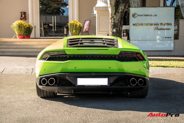 Phan Thành cầm lái Lamborghini Huracan khó bắt gặp nhất Việt Nam dạo phố - Ảnh 6.