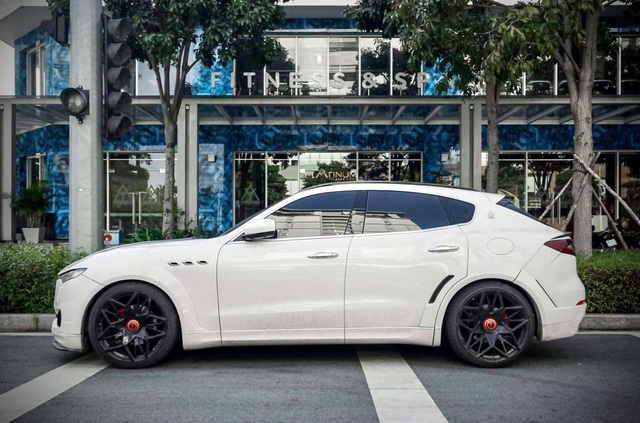 Mua xe 7 tỷ, độ 1 tỷ và bán lại hơn 4 tỷ: Maserati Levante độ Novitec độc nhất Việt Nam gây sốt - Ảnh 2.