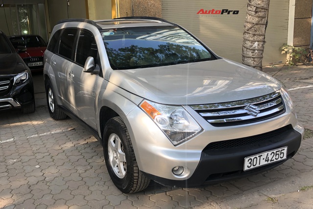 Hàng hiếm Suzuki XL7 bán lại giá ngang Kia Morning tại Việt Nam: SUV 7 chỗ to như Ford Explorer, nhiều trang bị hiện đại, nhập Canada - Ảnh 1.