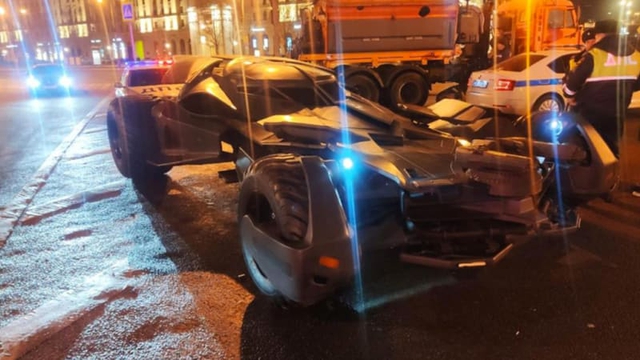 Không phải có tiền là có tất cả, siêu xe Batmobile triệu USD bị cảnh sát tịch thu vì lý do bất đắc dĩ - Ảnh 1.
