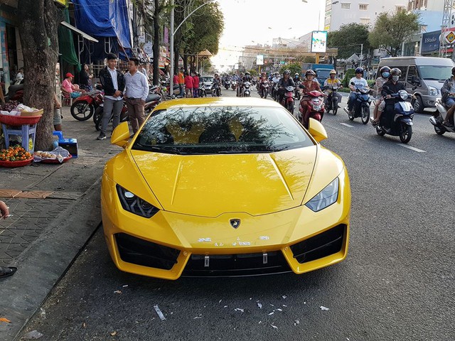 Lamborghini Huracan của đại gia Cần Thơ ‘nằm đường’ gây tò mò, sự thật khiến ai nấy đều ‘thở phào’ nhẹ nhõm - Ảnh 2.