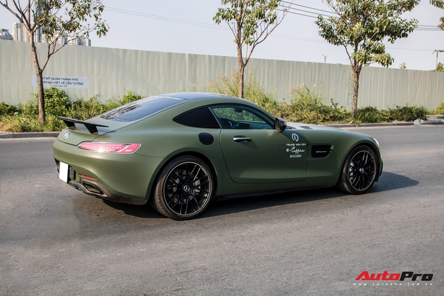 Mercedes-AMG GT S Edition 1 của ông Đặng Lê Nguyên Vũ bất ngờ xuất hiện trên phố Sài Gòn sau 3 năm vắng bóng - Ảnh 8.