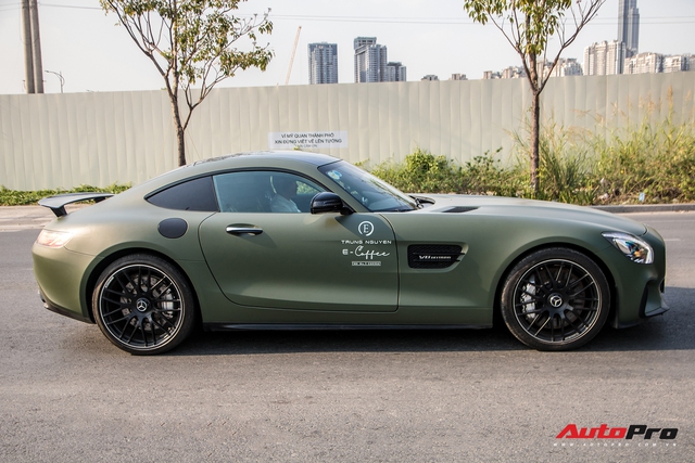 Mercedes-AMG GT S Edition 1 của ông Đặng Lê Nguyên Vũ bất ngờ xuất hiện trên phố Sài Gòn sau 3 năm vắng bóng - Ảnh 6.