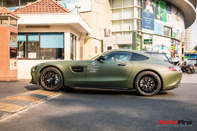 Mercedes-AMG GT S Edition 1 của ông Đặng Lê Nguyên Vũ bất ngờ xuất hiện trên phố Sài Gòn sau 3 năm vắng bóng - Ảnh 5.