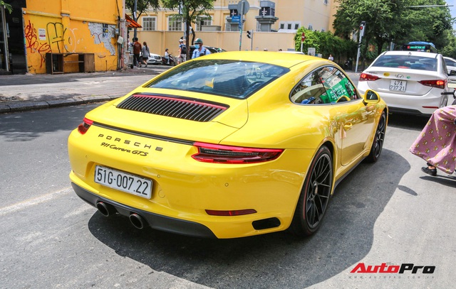 Bắt gặp Porsche 911 Carrera GTS vàng hành tung bí ẩn nhất Việt Nam - Ảnh 7.