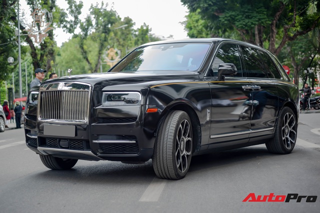 Mới chạy 2.000 km, Rolls-Royce Cullinan có giá bán lại rẻ hơn 20 tỷ so với giá mua mới - Ảnh 6.