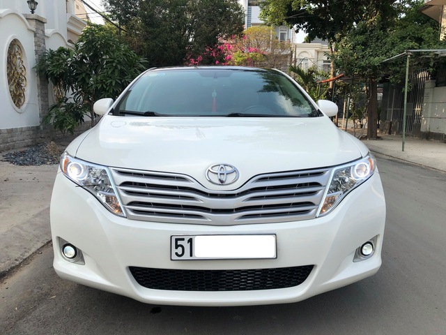 Sau 10 năm, xe nhập hết thời Toyota Venza xuống giá chưa tới 700 triệu đồng - Ảnh 1.