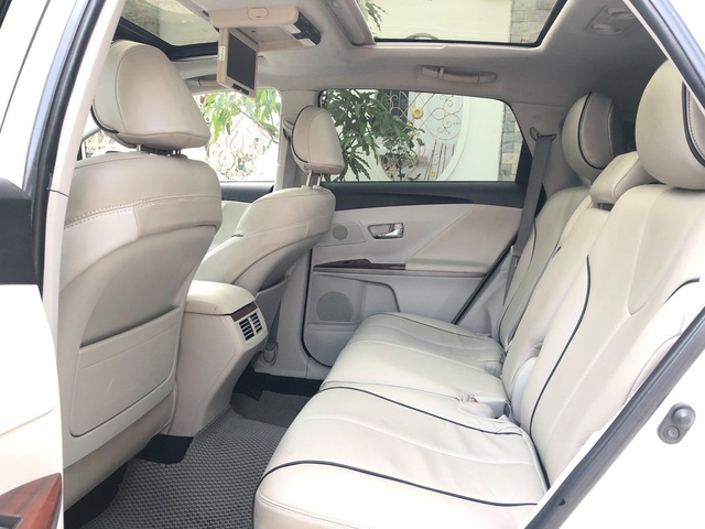 Sau 10 năm, xe nhập hết thời Toyota Venza xuống giá chưa tới 700 triệu đồng - Ảnh 4.