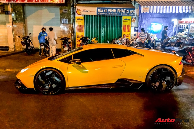 Tiếp tục đổi chủ, Lamborghini Huracan từng của doanh nhân Nguyễn Quốc Cường trở về màu sơn nguyên bản - Ảnh 3.
