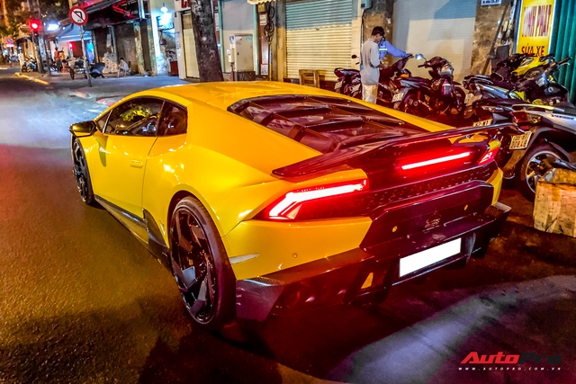 Tiếp tục đổi chủ, Lamborghini Huracan từng của doanh nhân Nguyễn Quốc Cường trở về màu sơn nguyên bản - Ảnh 5.