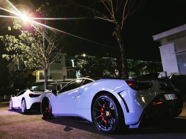 Đổi chủ, Ferrari 488 SVR độc nhất Việt Nam tiếp tục đổi màu áo mới bắt trend - Ảnh 2.