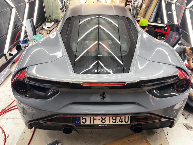 Đổi chủ, Ferrari 488 SVR độc nhất Việt Nam tiếp tục đổi màu áo mới bắt trend - Ảnh 3.