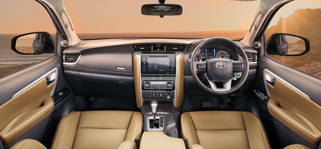 Toyota Fortuner 2021 chuẩn bị ra mắt: Đẹp như Land Cruiser, đe doạ Ford Everest và Mitsubishi Pajero Sport - Ảnh 2.