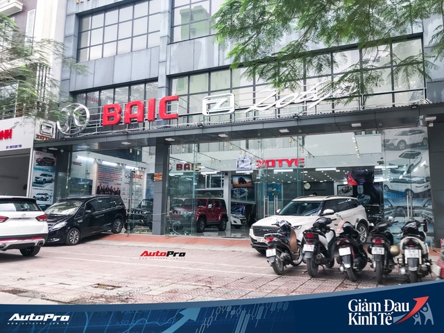 Nhiều đại lý ô tô tại Hà Nội vẫn kiên trì hoạt động dù vắng vẻ khách hàng - Ảnh 5.