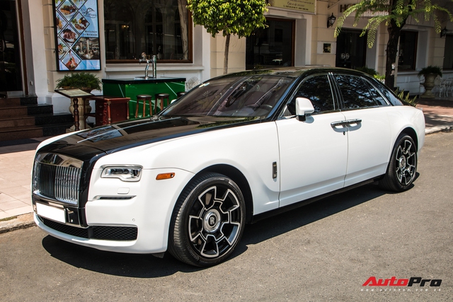 Đại gia Sài Gòn lột xác Rolls-Royce Ghost với phong cách lạ lẫm - Ảnh 1.