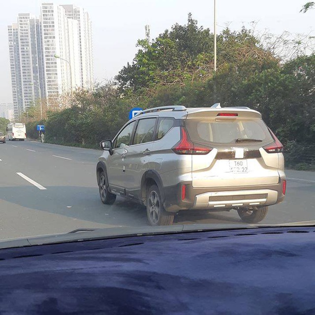 Mitsubishi Xpander Cross chạy thử tại Việt Nam - anh em ‘vua doanh số’ MPV chuẩn bị cho ngày ra mắt - Ảnh 1.