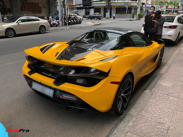 Vừa thông quan, McLaren 720S mui trần hàng hiếm bất ngờ xuất hiện trên phố Sài Gòn - Ảnh 7.