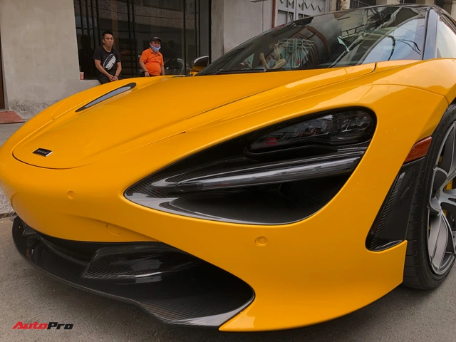 Vừa thông quan, McLaren 720S mui trần hàng hiếm bất ngờ xuất hiện trên phố Sài Gòn - Ảnh 4.