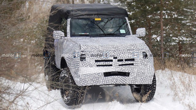 Đã giống Mẹc G, Ford Bronco nay còn có khả năng nhún nhảy như Mercedes-Benz GLS - Ảnh 1.