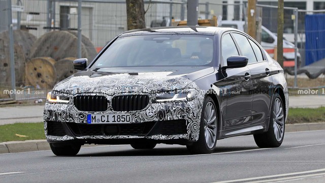 Lộ diện BMW 5-Series mới: Đèn mới, tản nhiệt may sao vẫn nhỏ - Ảnh 2.