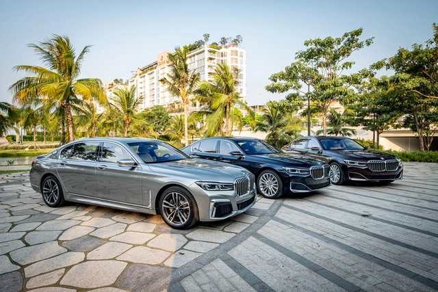BMW 7-Series 2020 thêm bản giá ‘mềm’ tại Việt Nam, nâng cấp nhiều tiện nghi chưa từng có, phả hơi nóng lên Mercedes-Benz S-Class - Ảnh 1.