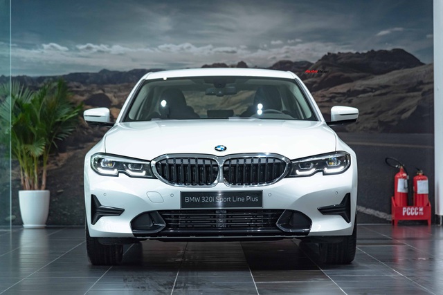 Ra mắt BMW 3-Series 2020 tại Việt Nam: 3 phiên bản, giá từ 1,9 tỷ đồng, đấu Mercedes-Benz C-Class bằng nhiều trang bị - Ảnh 1.