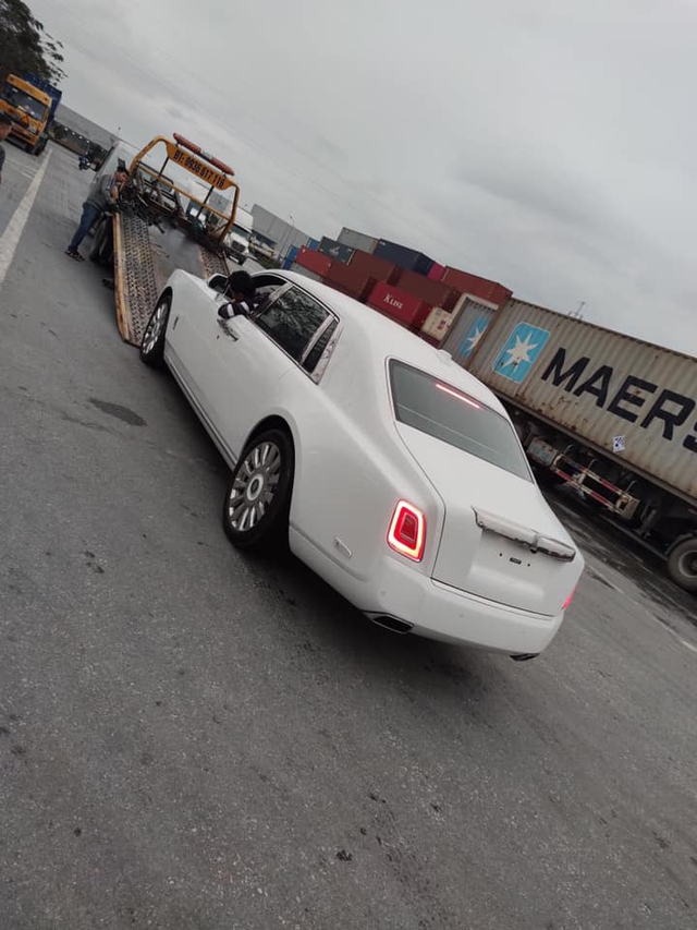 RR Phantom Tranquility đầu tiên về Việt Nam: Nhiều vàng 24K, có cả vật liệu chế tạo tàu vũ trụ - Ảnh 2.