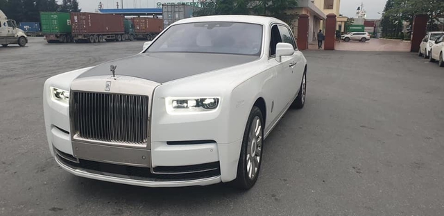 RR Phantom Tranquility đầu tiên về Việt Nam: Nhiều vàng 24K, có cả vật liệu chế tạo tàu vũ trụ - Ảnh 1.