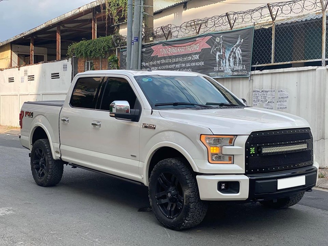 ‘Khủng long’ Ford F-150 bán lại rẻ ngang Mercedes-Benz GLC 300 nhập khẩu, riêng tiền độ đủ mua một chiếc Kia Morning - Ảnh 5.
